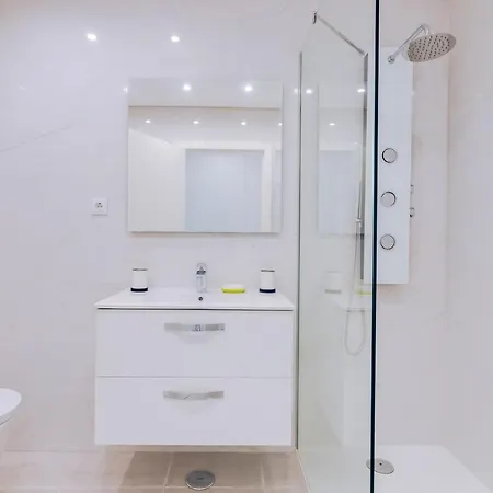 Apartment Janine - 50 Meters To The Beach - Quarteira