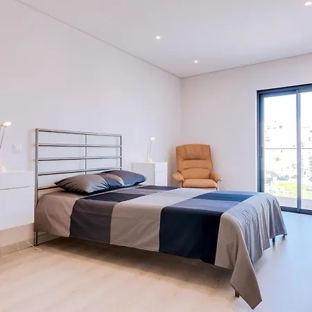 Apartment Janine - 50 Meters To The Beach - Quarteira