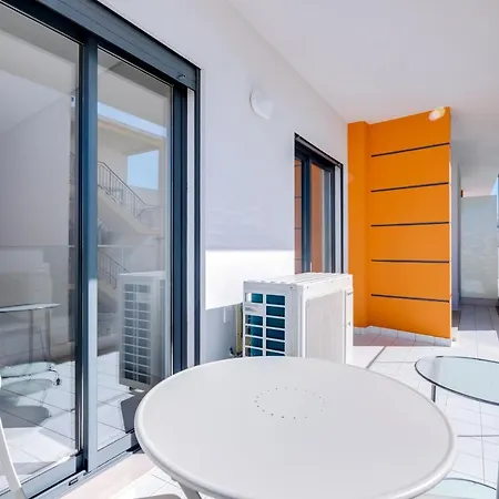 Janine - 50 Meters To The Beach - Apartamento